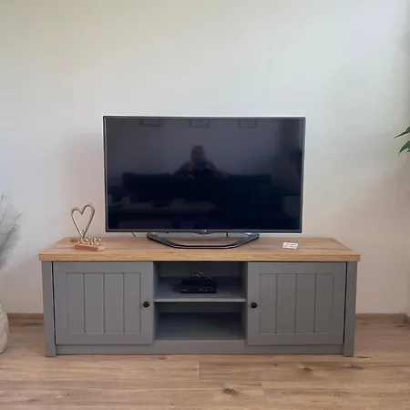 Apartmán černý Tulipán - 5 *