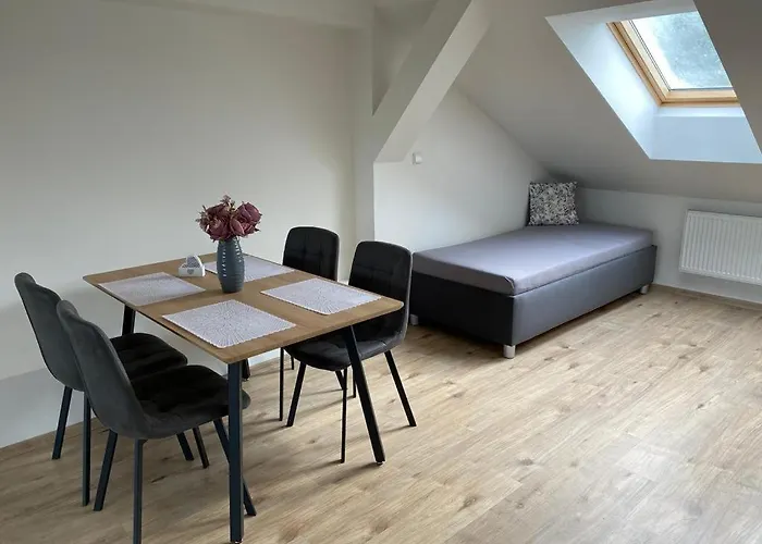 černý Tulipán - 5 Apartamento *