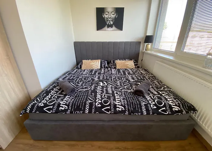 Apartamento černý Tulipán - 5 *